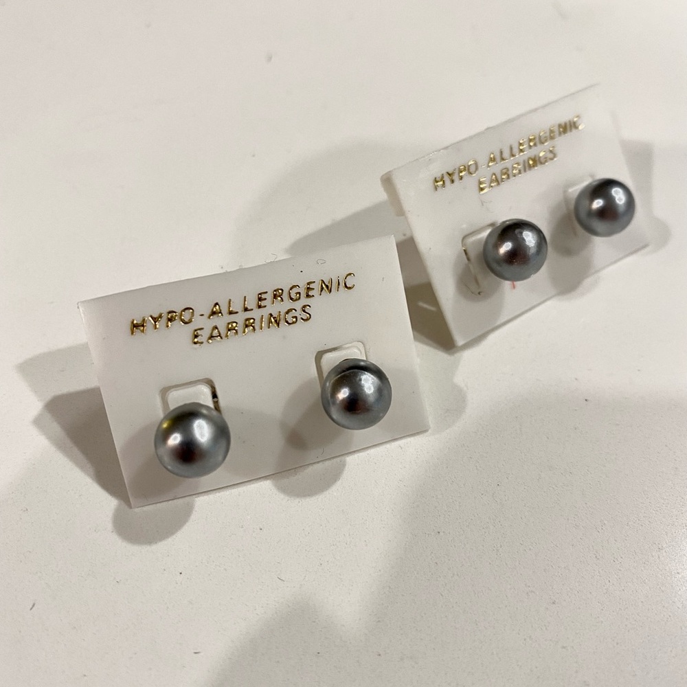NWT! Hypoallergenic Grey Pearl Stud Earrings